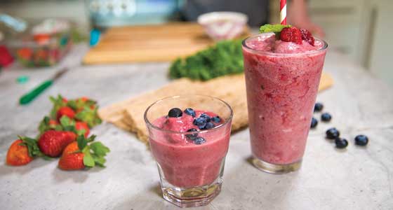 A blend of inulin, beta-glucan, and polyphenols incorporated into a fruit smoothie.