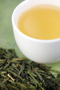 Formulating green tea with vitamin C and xylitol may help to improve the bioavailability of catechins in the tea, report scientists.