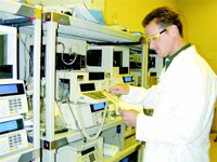 Nutrient analysis to verify the accuracy of label claims is an appropriate function for outsourcing because it has clear boundaries, is standardized and predictable, and has the necessary volume to take advantage of scale economies. Photo courtesy of Covance Laboratories, Madison, Wis.