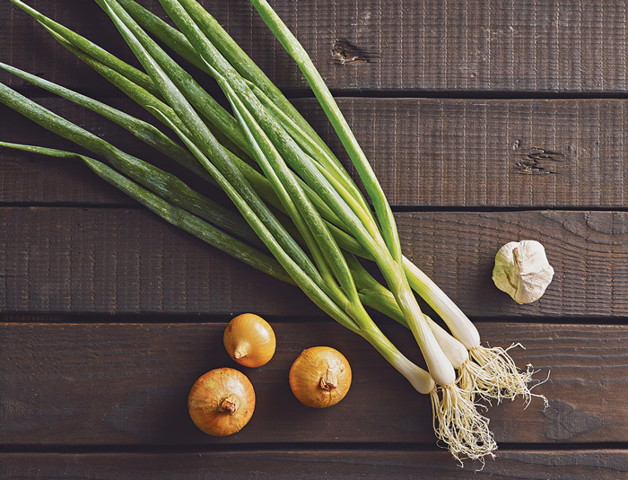 Leeks, onions, and garlic are rich in prebiotics