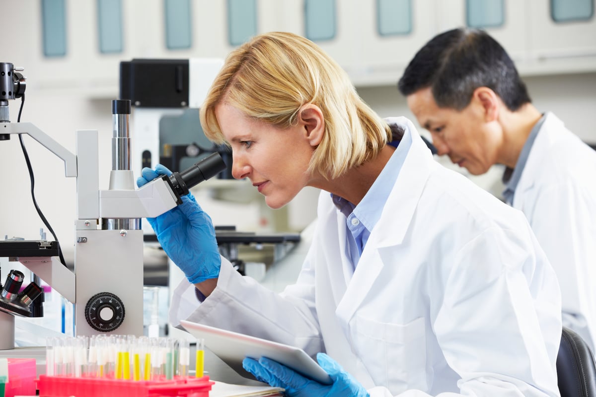 Multiple_scientists