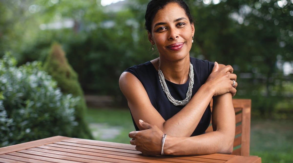 Isin F Sarahbleichqa X