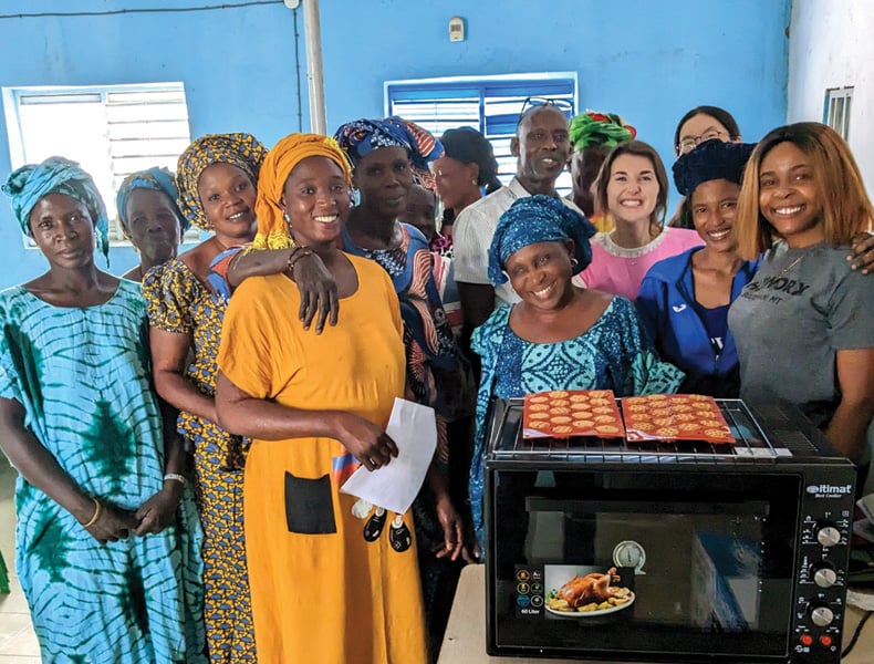 Women farmers and the MSU team baking Bonbon Bouye
