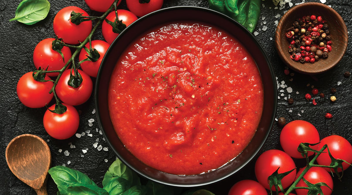 Homemade tomato sauce passata