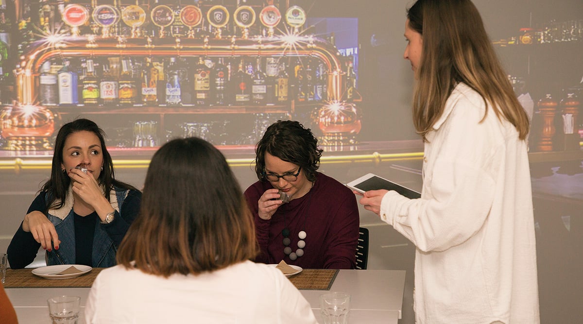 Study participants evaluate products in the Feast lab’s digital immersive (café) space