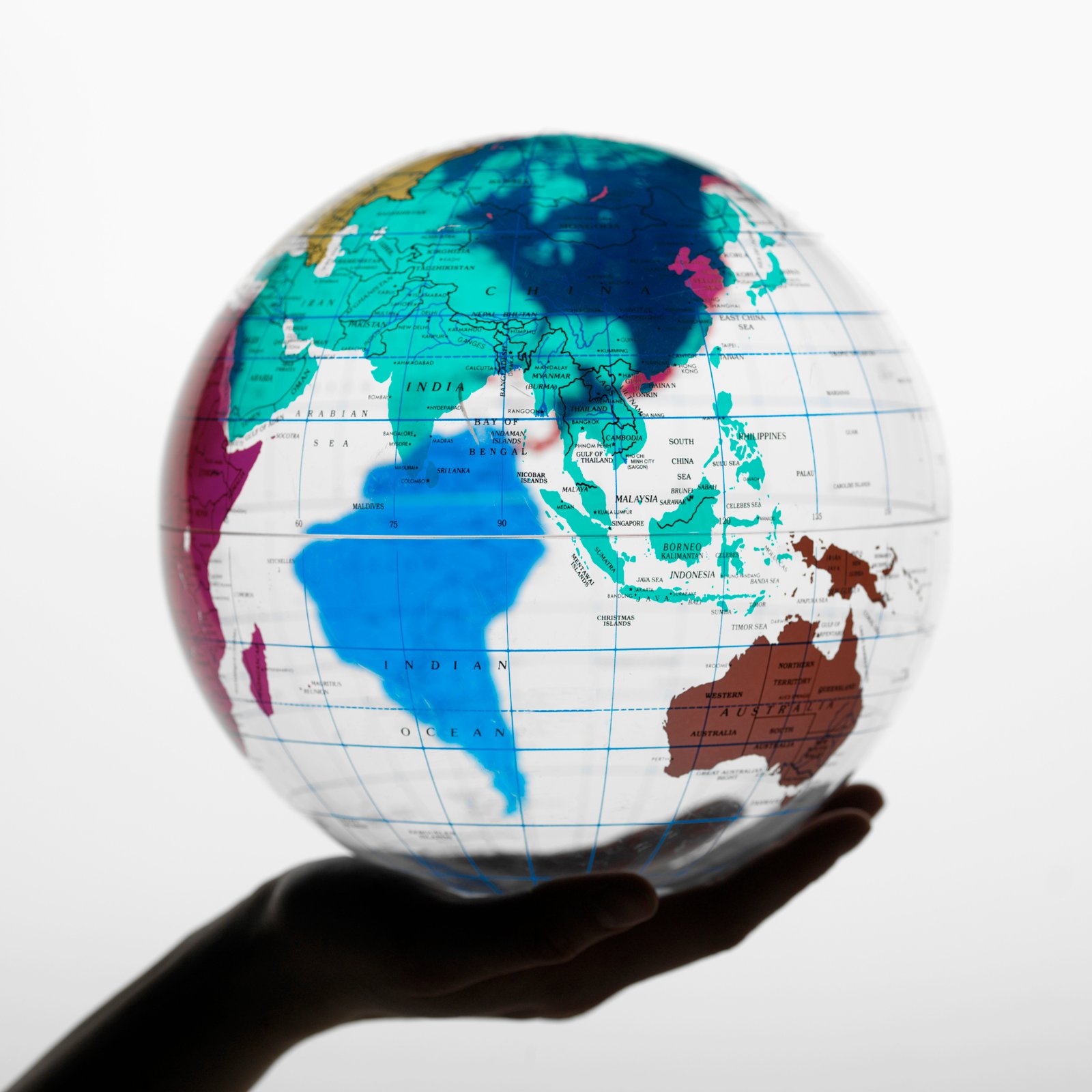 Worlds_Hands_Holding_Globe_Shawdow_effect