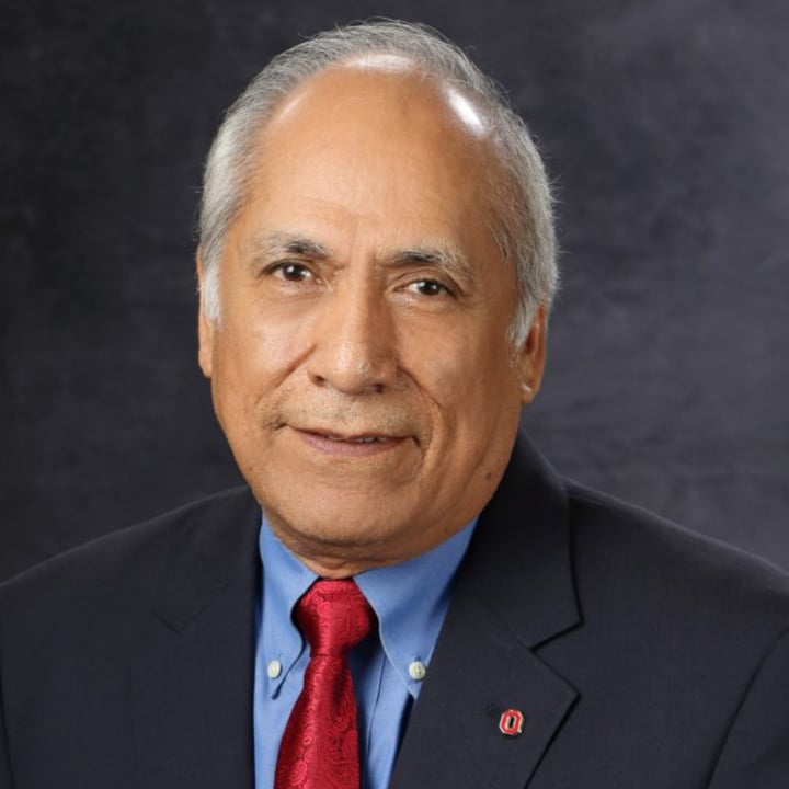Alvarez headshot