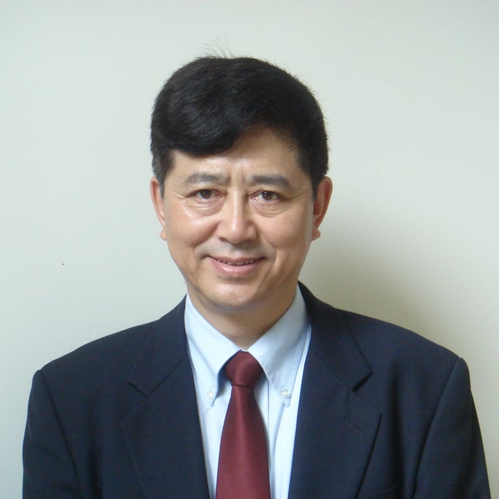 Liu-Professional headshot