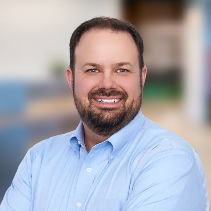 Justin Shimek headshot bg