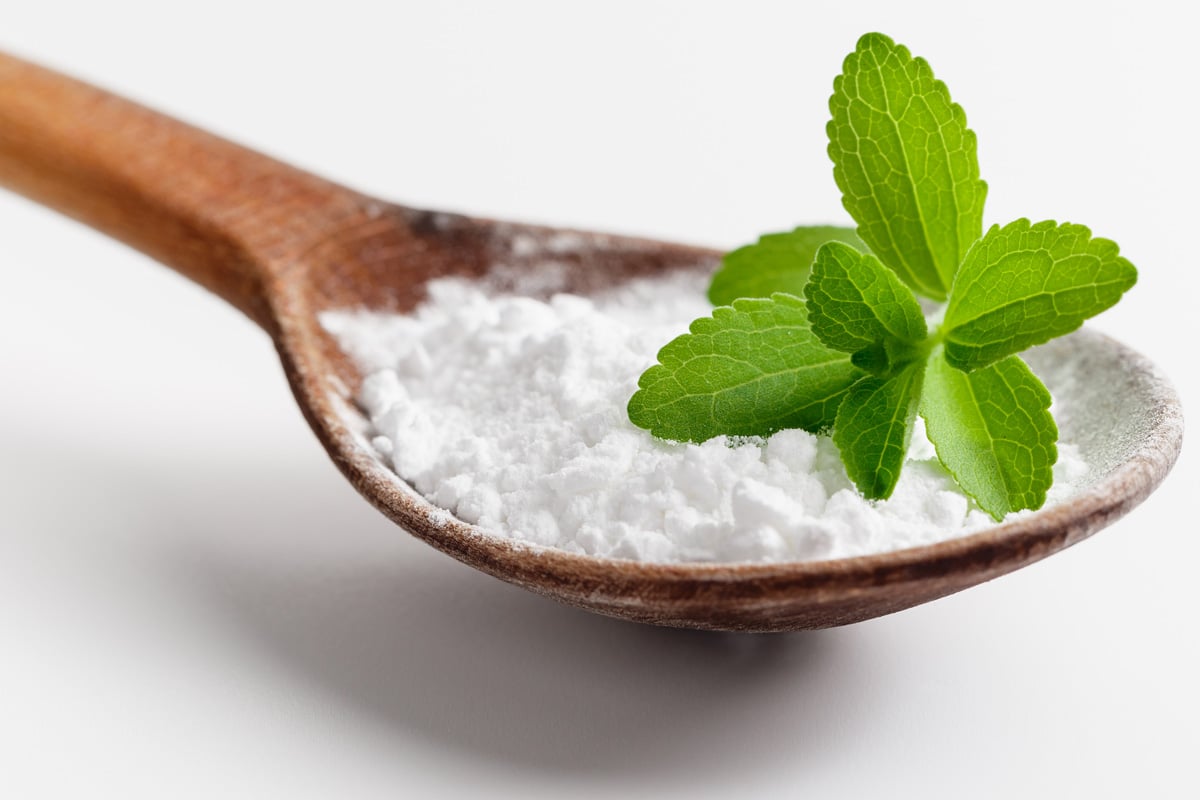 Stevia leaves and powder